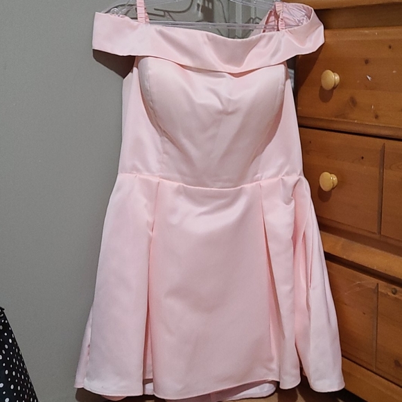 Dress - Picture 4 of 4